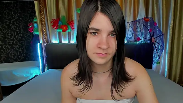  Polly Love  online show from April 4, 5:49 am