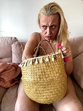 Melinastarr online show from November 17, 11:38 am