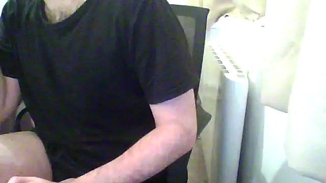Snapshot of AshWinter chatting on December 14, 3:25 pm AshWinter online show from December 14, 3:25 pm