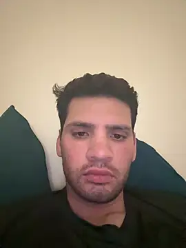 Snapshot of EstesEntey chatting on January 31, 10:31 am EstesEntey online show from January 31, 10:31 am