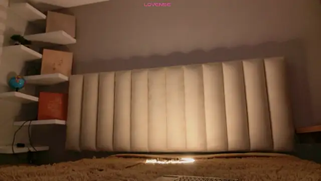 Snapshot of Megan_mooree_ chatting on April 21, 12:33 pm Megan mooree online show from April 21, 12:33 pm