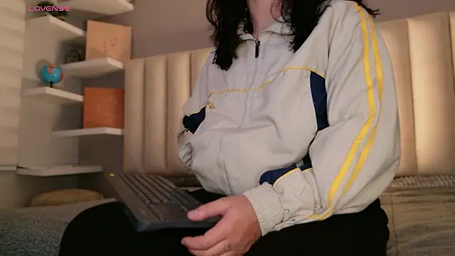 Snapshot of Megan_mooree_ chatting on April 28, 12:32 pm Megan mooree online show from April 28, 12:32 pm