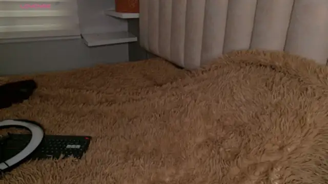 Snapshot of Megan_mooree_ chatting on May 6, 12:43 pm Megan mooree online show from May 6, 12:43 pm