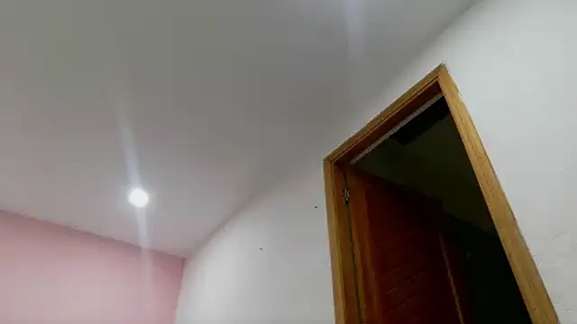 Snapshot of Gabycutee chatting on February 7, 12:47 am Gabycutee online show from February 7, 12:47 am