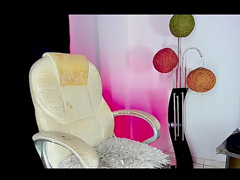 bloom444 online show from April 21, 2:51 am