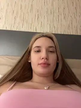 Snapshot of Holly_Molii chatting on May 30, 3:25 am Holly Molii online show from May 30, 3:25 am