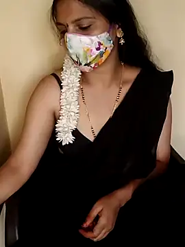 Snapshot of yourtamilcouple chatting on December 14, 5:40 am yourtamilcouple online show from December 14, 5:40 am