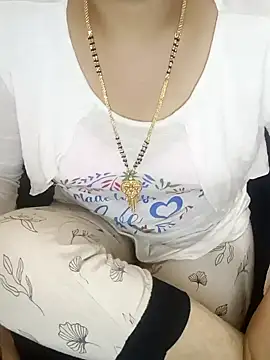 Snapshot of yourtamilcouple chatting on December 26, 3:10 pm yourtamilcouple online show from December 26, 3:10 pm