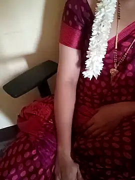 Snapshot of yourtamilcouple chatting on February 4, 10:32 am yourtamilcouple online show from February 4, 10:32 am