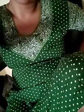 Snapshot of yourtamilcouple chatting on February 6, 2:00 am yourtamilcouple online show from February 6, 2:00 am