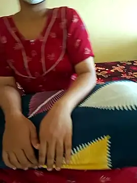 Snapshot of yourtamilcouple chatting on March 11, 3:48 am yourtamilcouple online show from March 11, 3:48 am