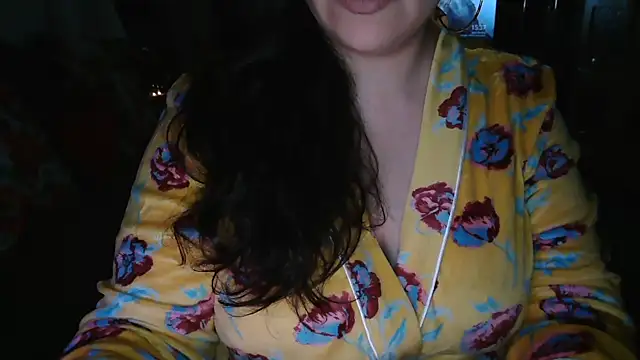 Snapshot of CronacaErotica chatting on December 13, 2:38 pm CronacaErotica online show from December 13, 2:38 pm