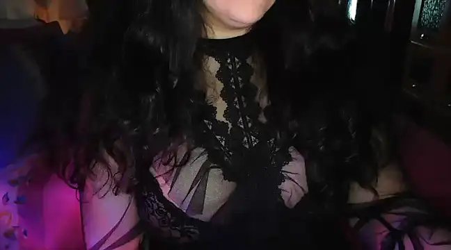 Snapshot of CronacaErotica chatting on January 19, 8:51 pm CronacaErotica online show from January 19, 8:51 pm