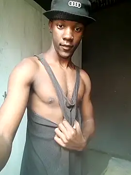 Snapshot of king_kgosiey55 chatting on May 22, 10:54 am king kgosiey55 online show from May 22, 10:54 am