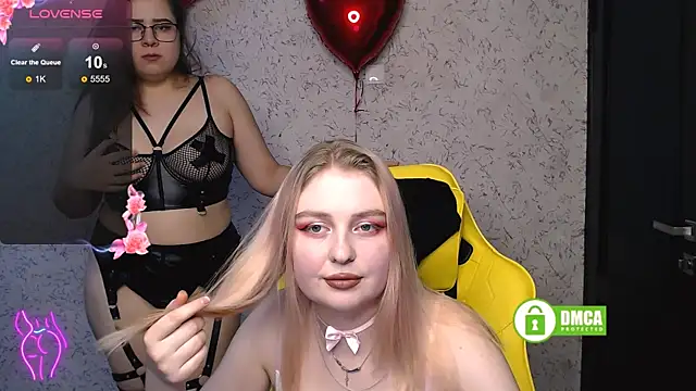 Snapshot of EvaAndLilith chatting on February 14, 4:09 pm EvaAndLilith online show from February 14, 4:09 pm