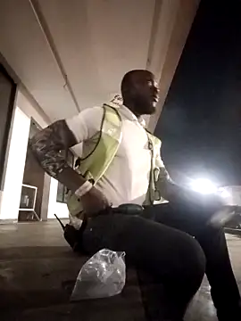 Landlordlandlord12 online show from April 12, 1:54 am