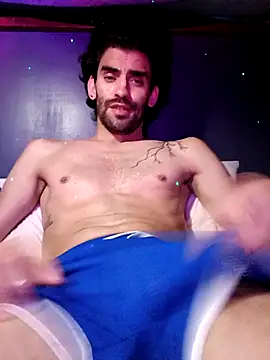 Snapshot of johngil0995 chatting on September 30, 6:29 am johngil0995 online show from September 30, 6:29 am