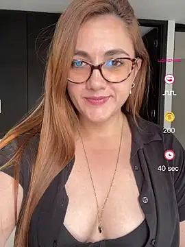 Snapshot of Shianrose chatting on June 2, 10:23 pm Shianrose online show from June 2, 10:23 pm