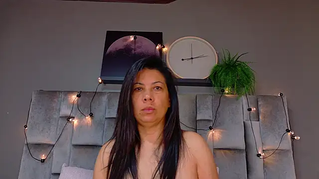 Snapshot of JaylaScott__ chatting on April 21, 11:49 am JaylaScott online show from April 21, 11:49 am