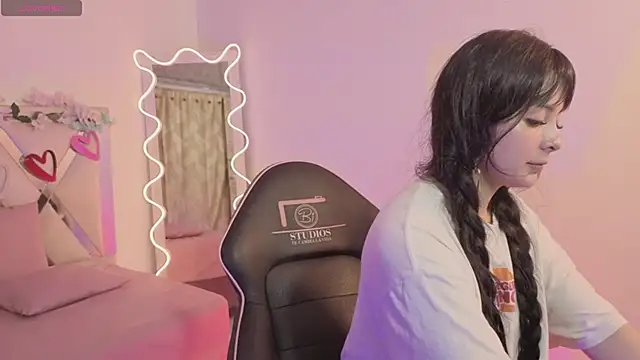 hina tay online show from January 18, 3:10 am