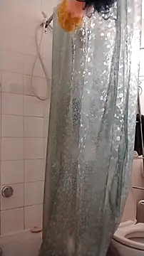 Snapshot of ShakeyJ87 chatting on November 3, 4:14 am ShakeyJ87 online show from November 3, 4:14 am