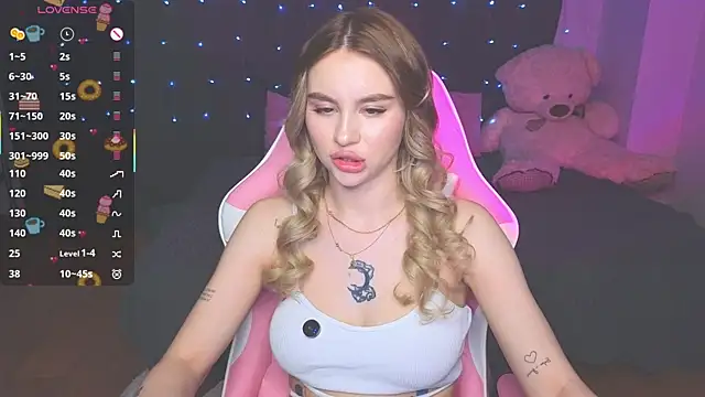 Snapshot of doll_barbieee chatting on April 21, 2:23 pm doll barbieee online show from April 21, 2:23 pm