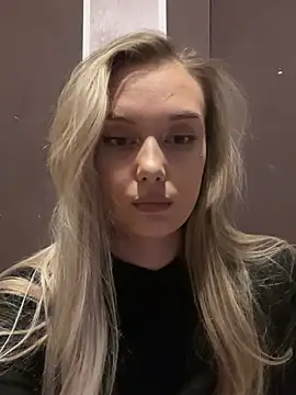 Snapshot of Alisa_Rise chatting on February 26, 10:20 pm Alisa Rise online show from February 26, 10:20 pm