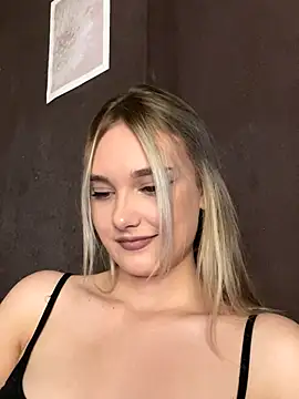 Snapshot of Alisa_Rise chatting on October 1, 2:34 pm Alisa Rise online show from October 1, 2:34 pm