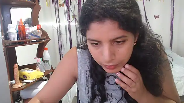 Snapshot of sexyhot20xxx chatting on June 11, 5:38 am sexyhot20xxx online show from June 11, 5:38 am