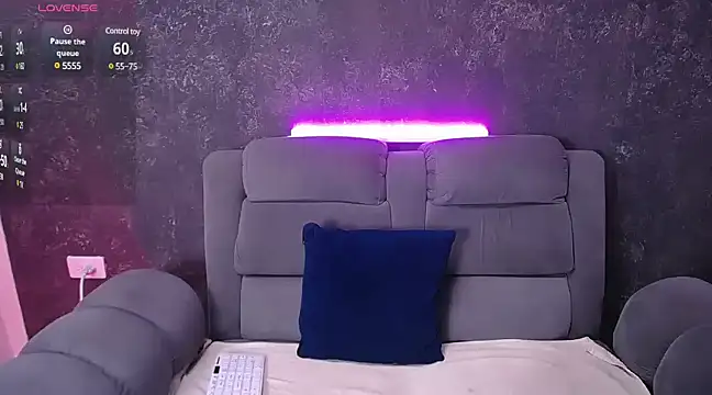 hannaa jhoonson online show from December 12, 6:42 pm