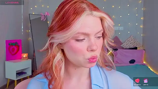 Red  Candy online show from February 12, 1:28 pm