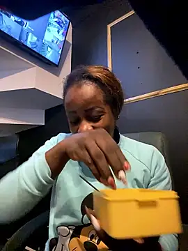 BrianaBrownn online show from October 14, 12:06 pm