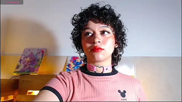 Snapshot of Bitsy_Messy chatting on January 15, 1:32 am Bitsy Messy online show from January 15, 1:32 am