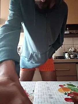 Snapshot of vulpe8400 chatting on January 3, 1:58 pm vulpe8400 online show from January 3, 1:58 pm