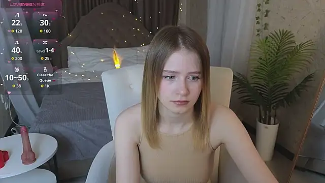 Snapshot of jenny_bunny_ chatting on May 15, 1:23 am jenny bunny online show from May 15, 1:23 am