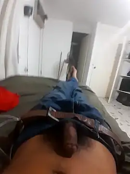 Snapshot of elcobin chatting on March 18, 2:58 am elcobin online show from March 18, 2:58 am