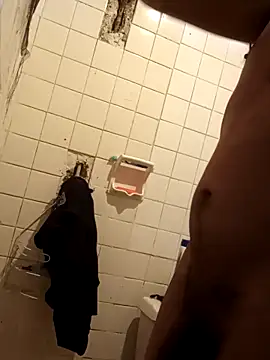 Snapshot of elcobin chatting on October 5, 2:43 am elcobin online show from October 5, 2:43 am