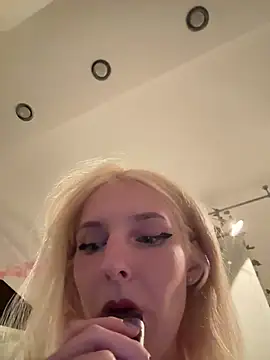 Snapshot of XMelissaX chatting on July 4, 8:48 pm XMelissaX online show from July 4, 8:48 pm