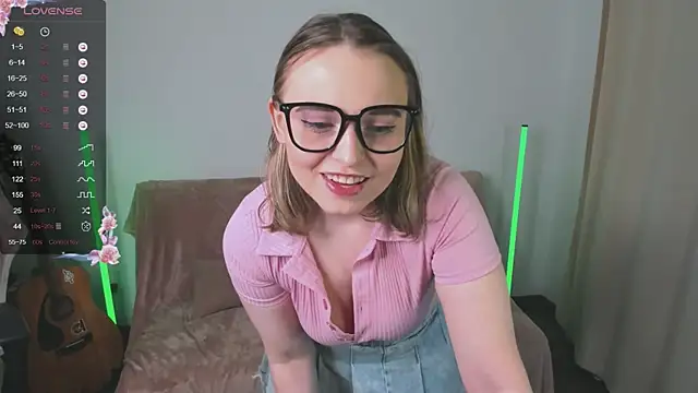 Snapshot of alysia_storm chatting on January 18, 6:21 pm alysia storm online show from January 18, 6:21 pm