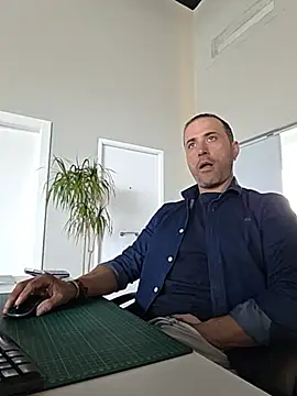 Lucas   81 online show from May 9, 9:47 am