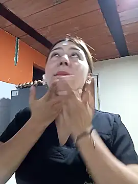 Snapshot of Sara_Brownx chatting on April 7, 9:59 pm Sara Brownx online show from April 7, 9:59 pm