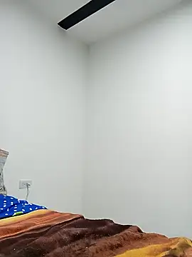 Snapshot of Sara_Brownx chatting on April 22, 9:27 pm Sara Brownx online show from April 22, 9:27 pm