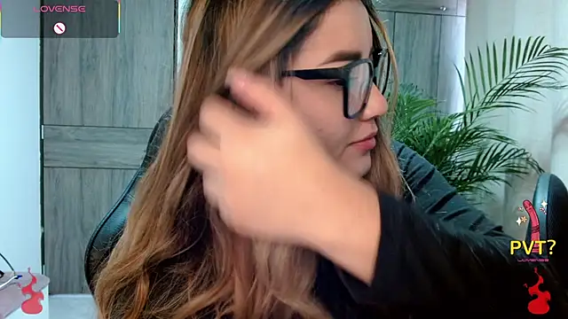 Lucia star   online show from February 26, 1:43 pm