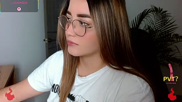 Lucia star   online show from April 16, 6:19 pm