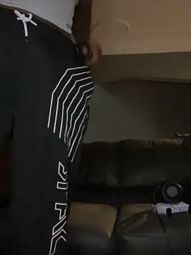 Snapshot of Festivitiesking1 chatting on November 10, 3:05 am Festivitiesking1 online show from November 10, 3:05 am