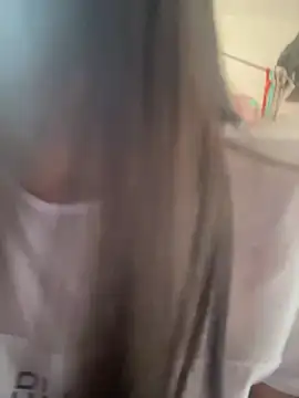 Snapshot of julyana_ chatting on December 18, 6:46 pm julyana online show from December 18, 6:46 pm