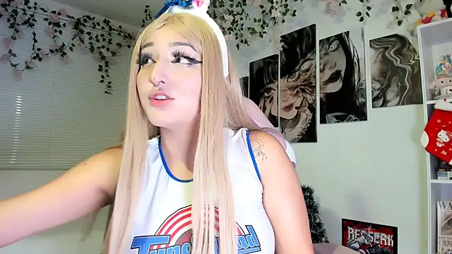 Snapshot of julyana_ chatting on January 4, 9:10 am julyana online show from January 4, 9:10 am