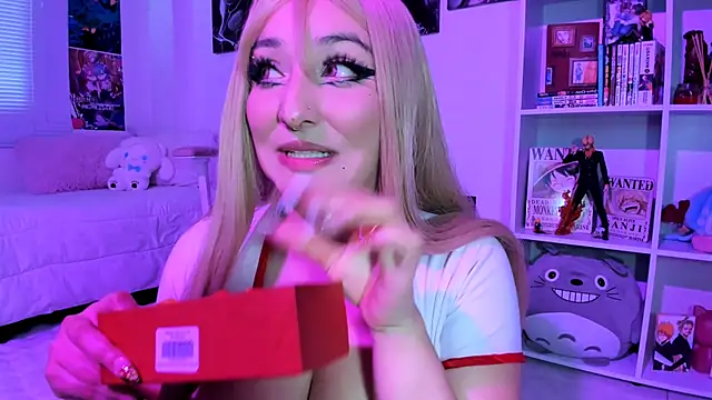 Snapshot of julyana_ chatting on March 8, 4:28 pm julyana online show from March 8, 4:28 pm