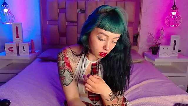 Snapshot of GigiVolkova chatting on January 6, 11:42 pm GigiVolkova online show from January 6, 11:42 pm