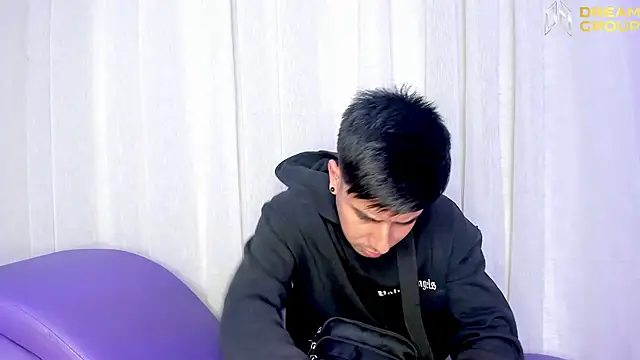 Yourslust  online show from November 2, 1:24 pm